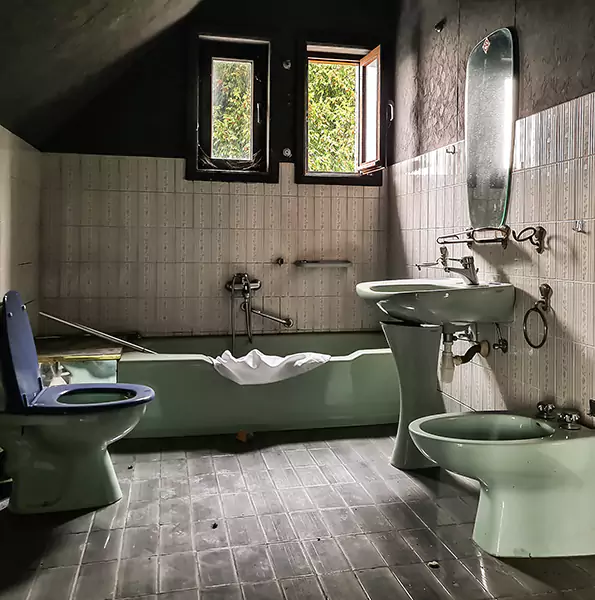 Why Naples Property Owners Pick Rebath Naples For 1960 Bathroom Remodel?